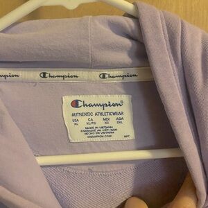 Champion cropped hoodie, light purple size XL